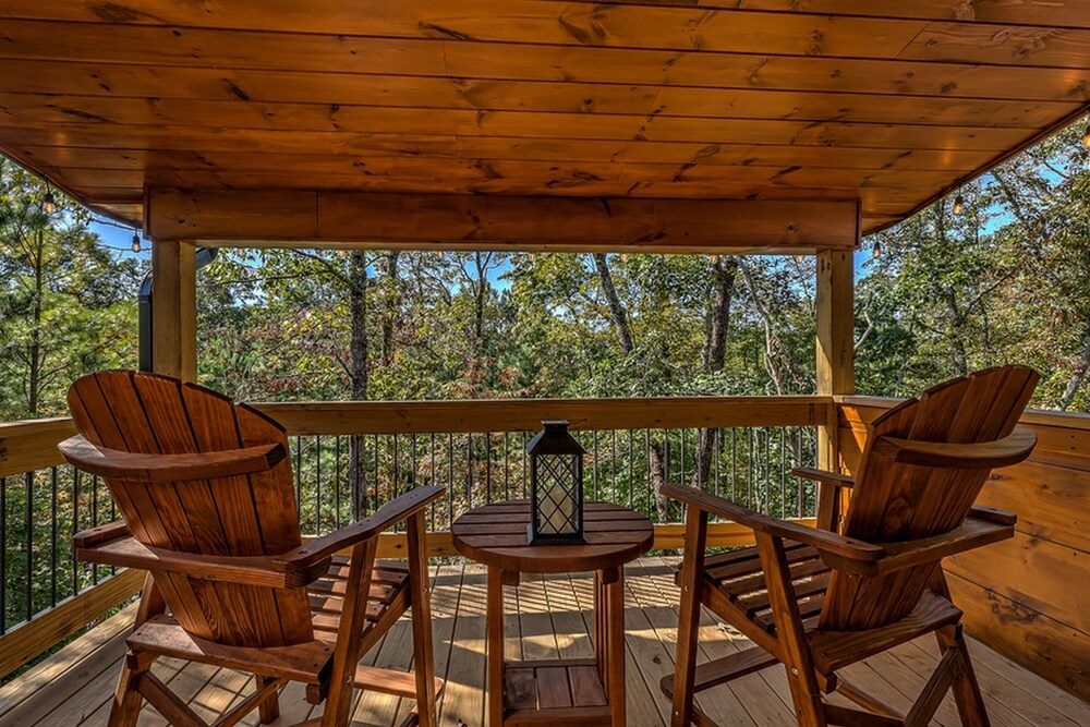 A Cozy Corner Cabin by Escape to Blue Ridge