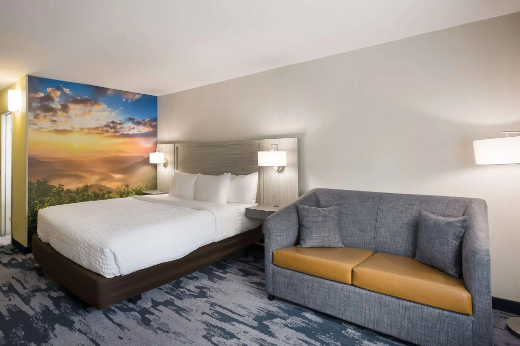 Standard Double room (full double bed)
