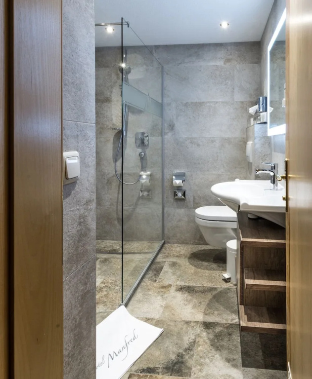 Standard Quadruple room with balcony