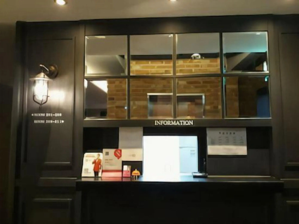 Lobby & Reception