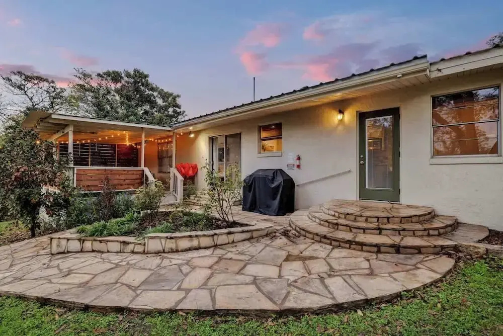 Luxury Lakefront Oasis With Boat Dock-firepit