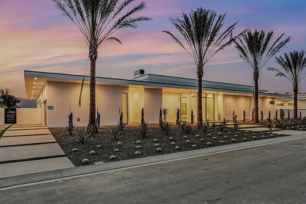 Sleeps 25 2 Luxury Villas w/ Pool + Spa, Putting Green Bravo by Avantstay