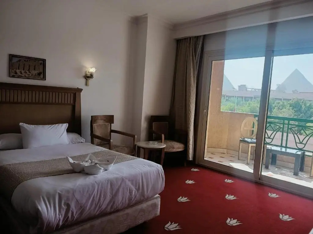 Deluxe Double room with balcony (full double bed)