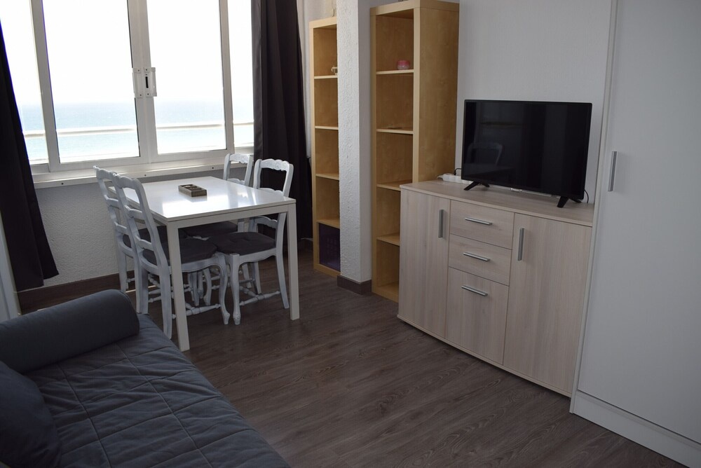323-estudio Situado en Primera Línea de Playa