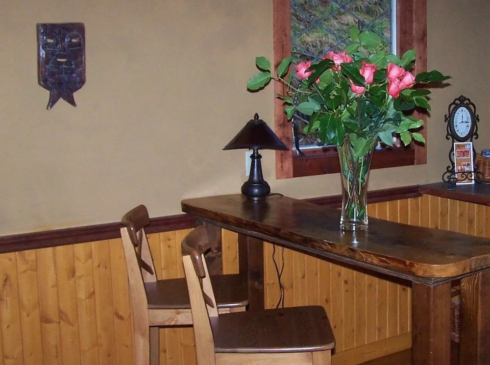 Alderwood Cottage & Suite - Bowen Island - фото 5