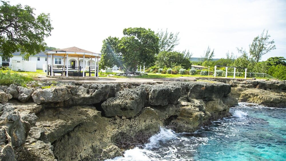 Paradise Beachfront Villas