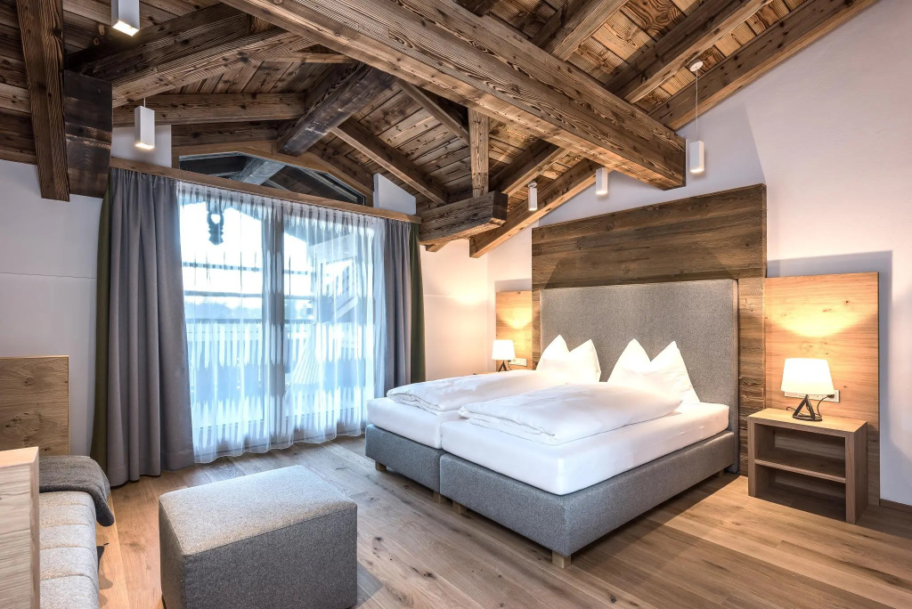 1 Bedroom Deluxe Suite