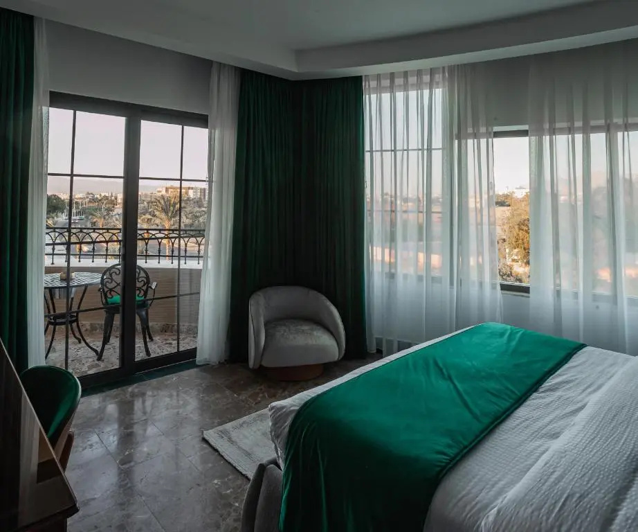 Deluxe Double room with balcony (full double bed)