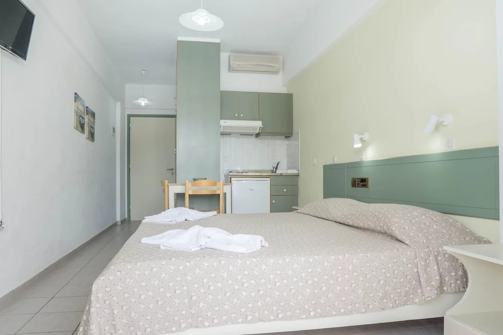 Standard Double room with balcony (full double bed)