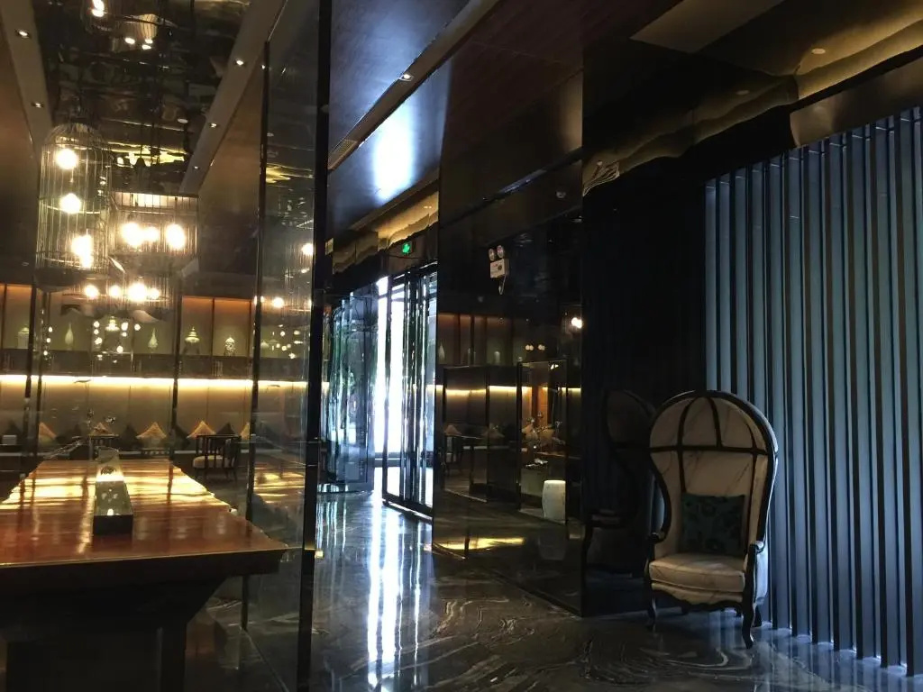 Lobby & Reception