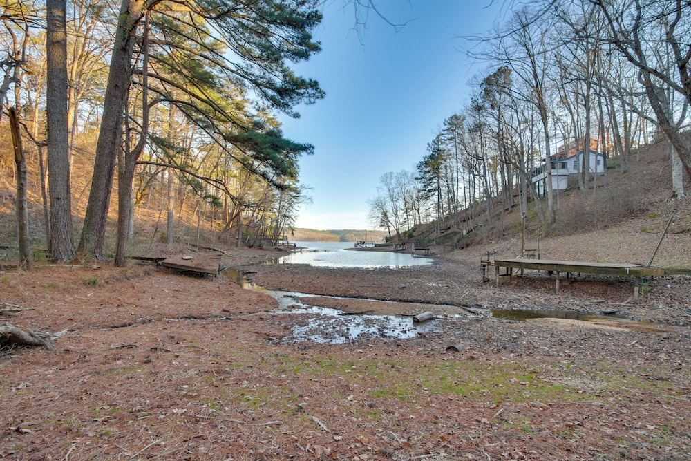 5-acre Hideaway on Pickwick Lake: Great for Groups