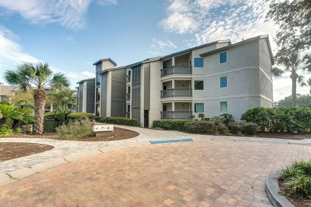 4 Mi to Beach: St Simons Island Golf Course Condo