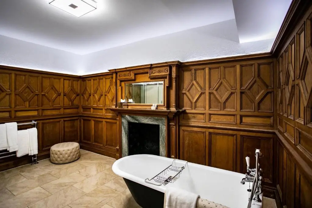 Luxury Double room (full double bed)