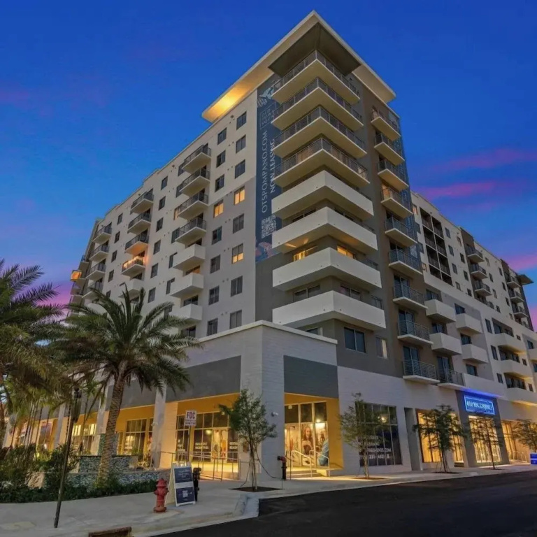 Landing Apartments - Pompano Beach
