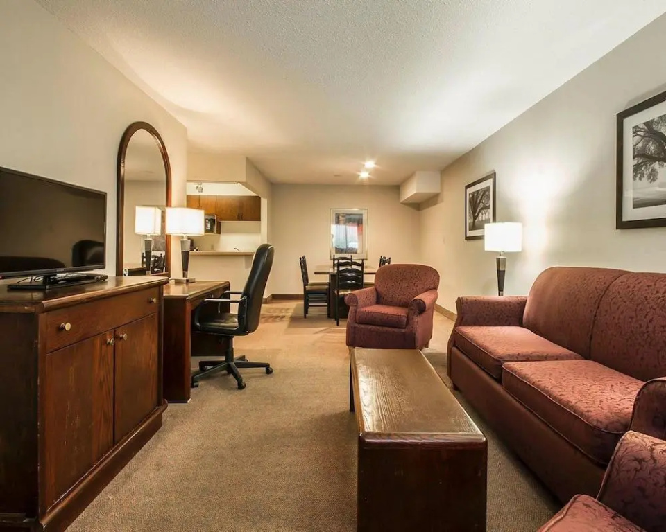 Lobby & Reception