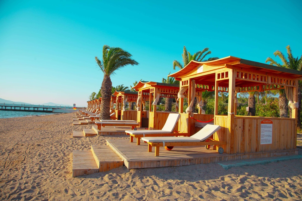 Beach & Waterfront