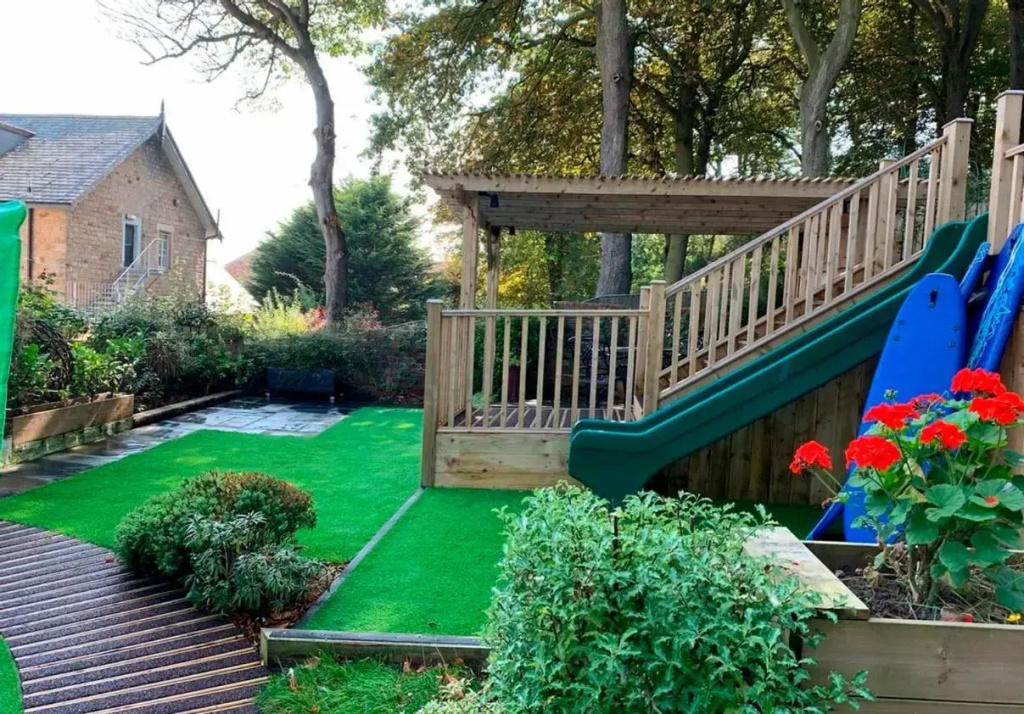 Beach House - 30 steps from beach - Luxury house - kids slide and chill-out room - amazing location - garden