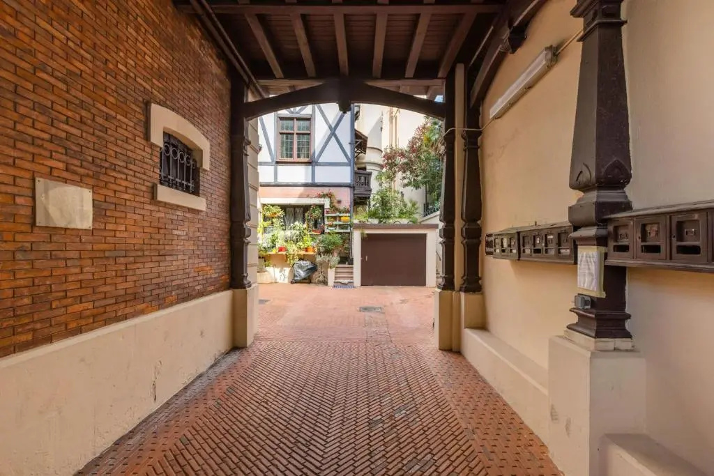 SERRENDY Stylish 2-bedroom apartment 1-minute walk to beaches