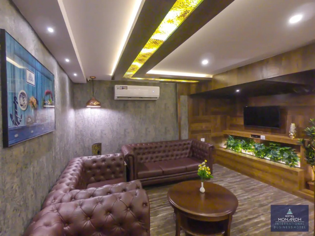 Hotel Monarch International
