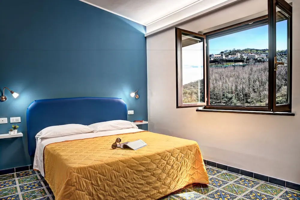 1 Bedroom Deluxe Double room with ocean view (full double bed)