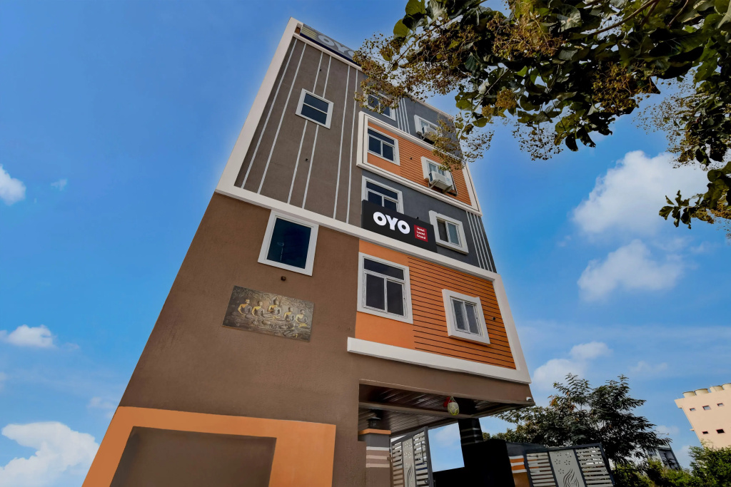 Hotel O by OYO Laxmi Grand