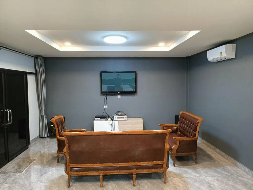 3 Bedrooms Cottage