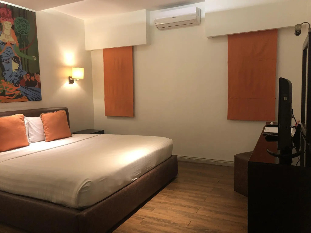 Court Meridian Hotel and Suites - Général