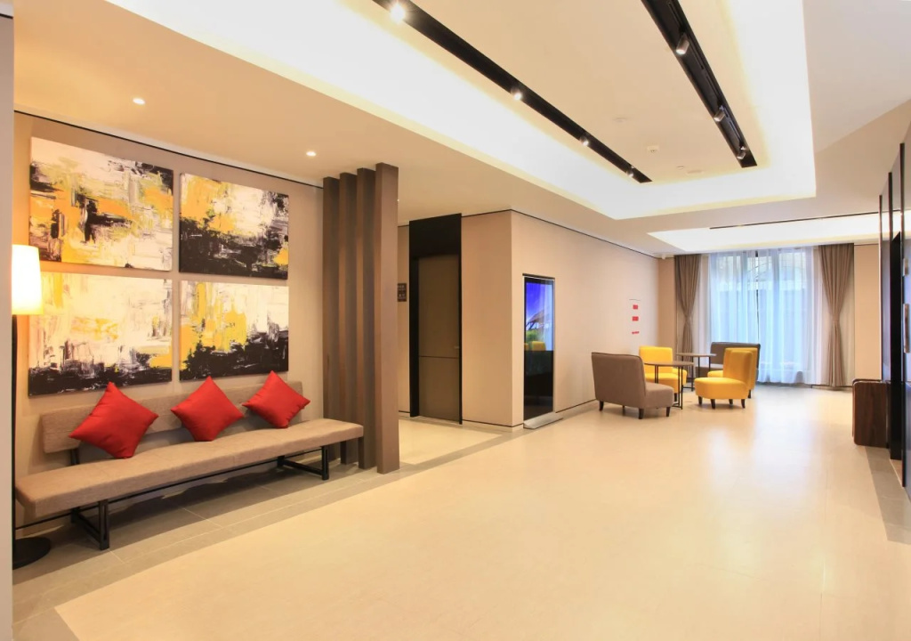 Lobby & Reception