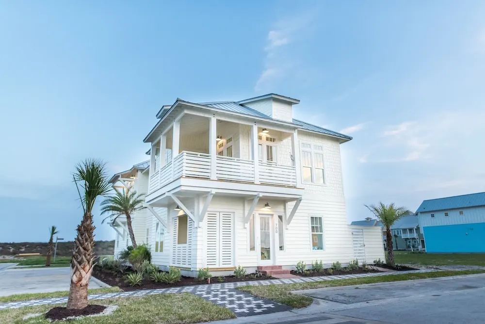 700 Sunrise Ave 4 Bedroom Home