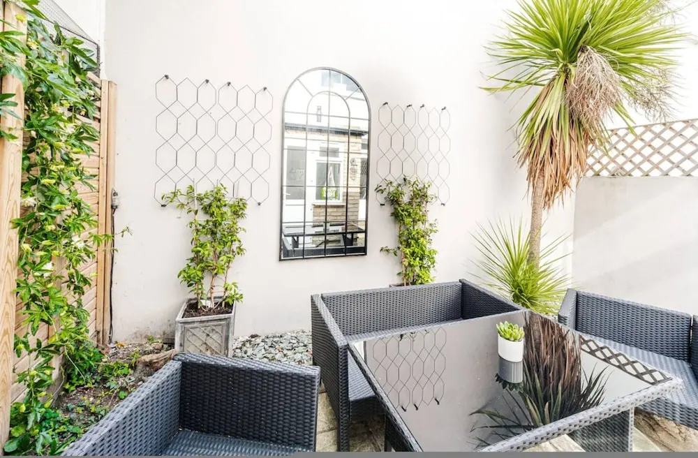 Clapham Calm 2 Bedroom Flat With Garden