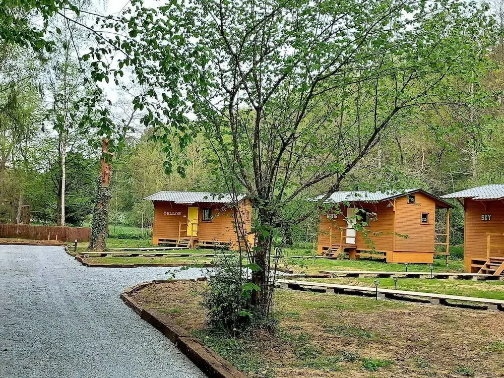 Spacious Holiday Home With 4 Tiny Houses - фото 13