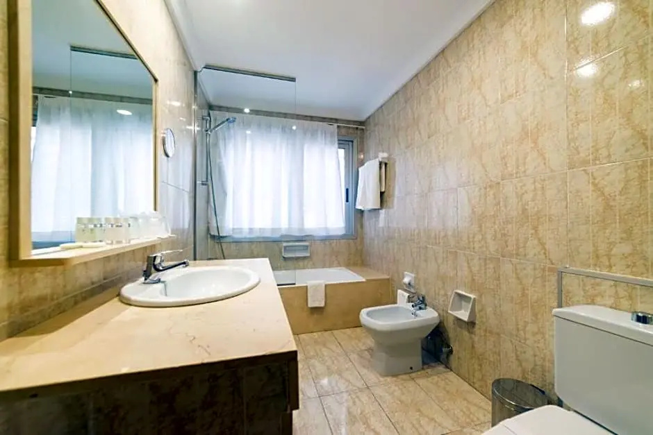 Torreluz Centro Hotel - Chambres