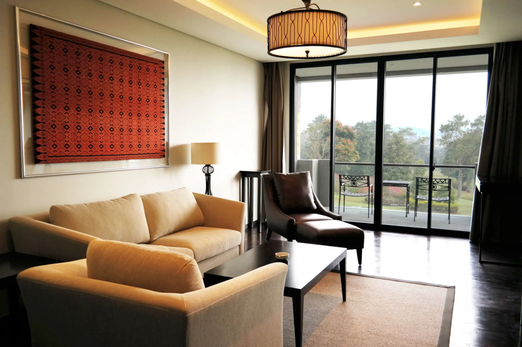 Lobby & Reception