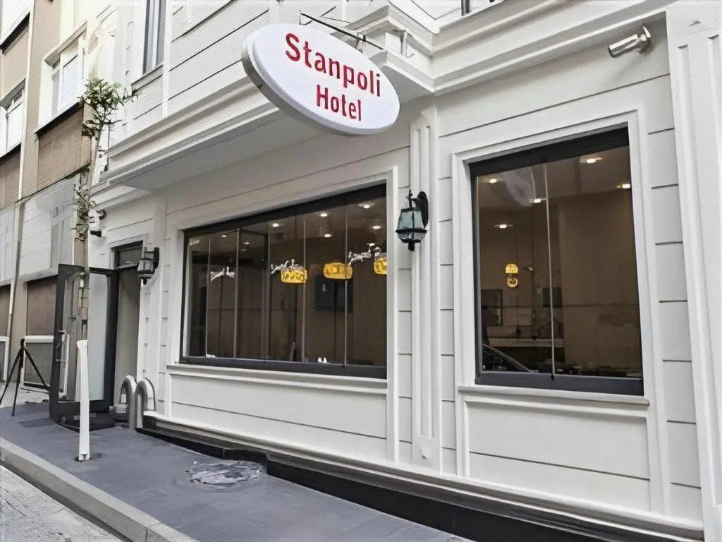 Stanpoli Hotel — фото