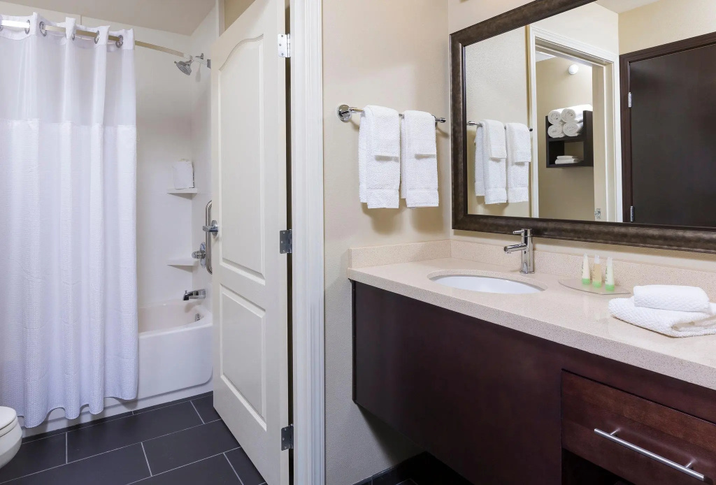 1 Bedroom Double Suite (full double bed)