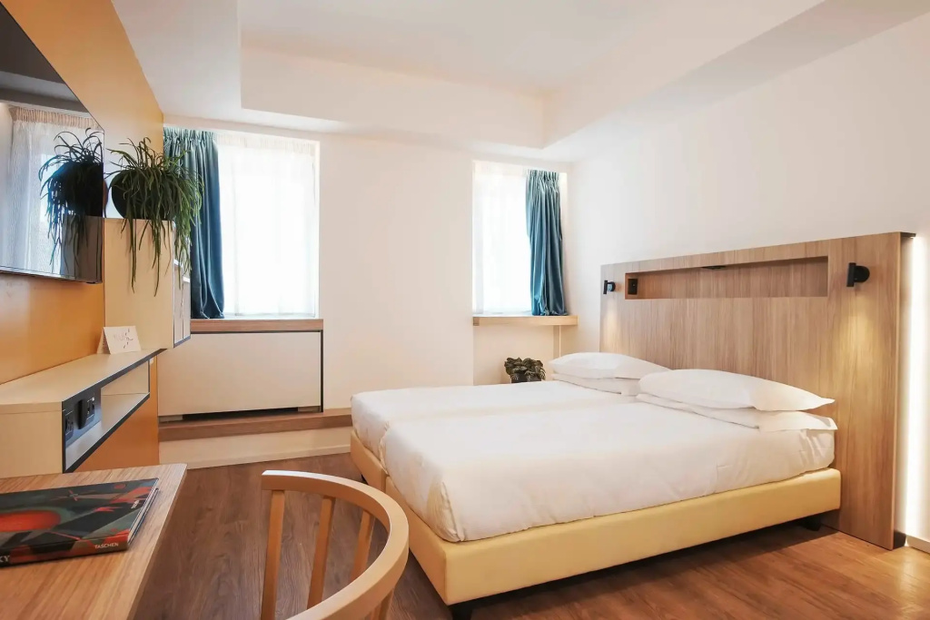 Superior Double room (full double bed)