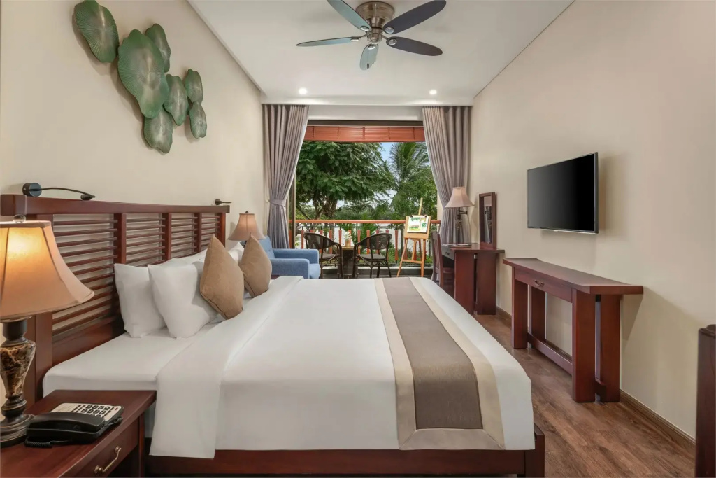 Silk Sense Hoi An River Resort - Tap to explore photos