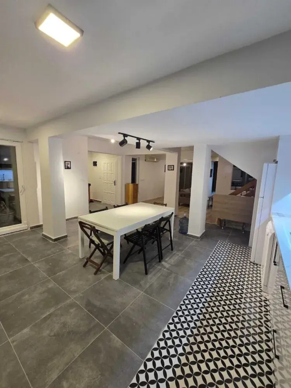VILLA OLINDA 4 BED with huge garden - фото 18