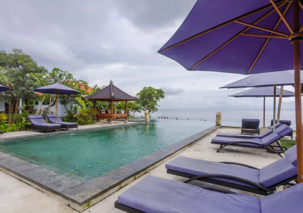 Beach & Waterfront