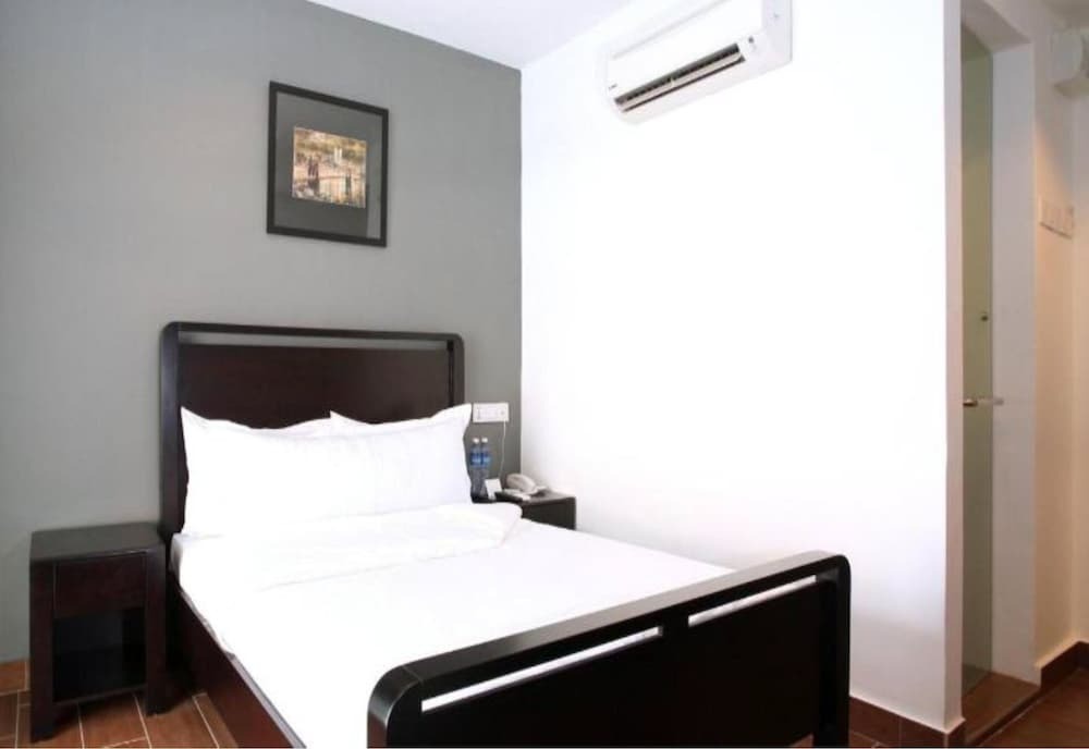 Crossroads Hotel