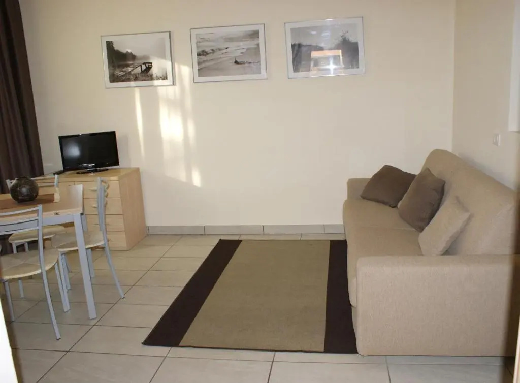 Double Studio (full double bed)