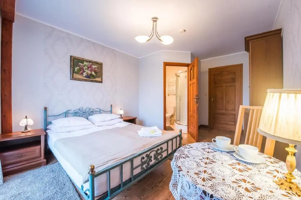 Standard Double room with balcony (full double bed)