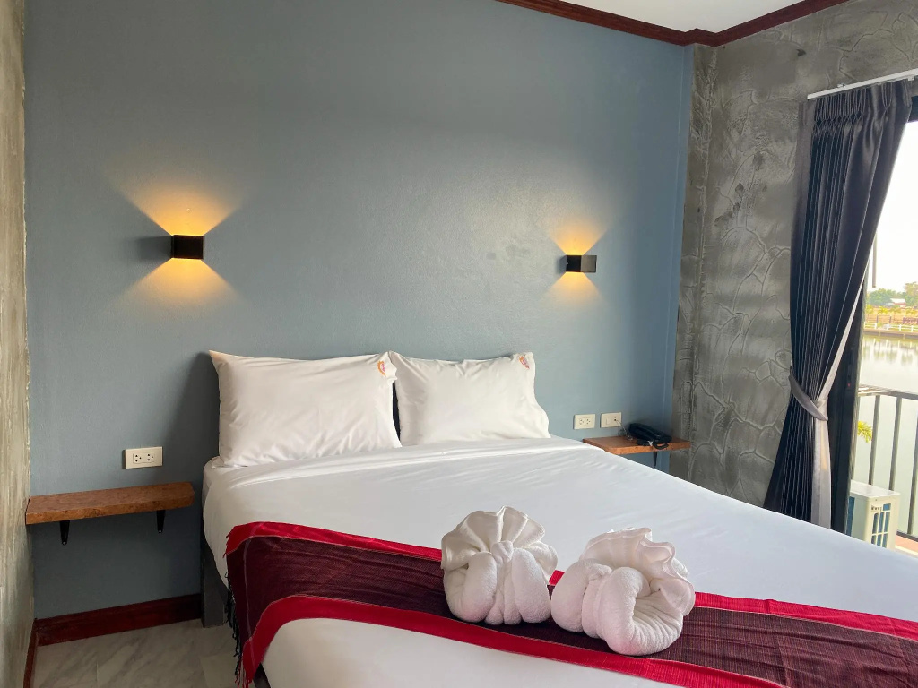 Standard Single room with lake view