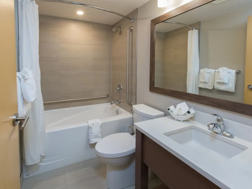 Quadruple Family Suite