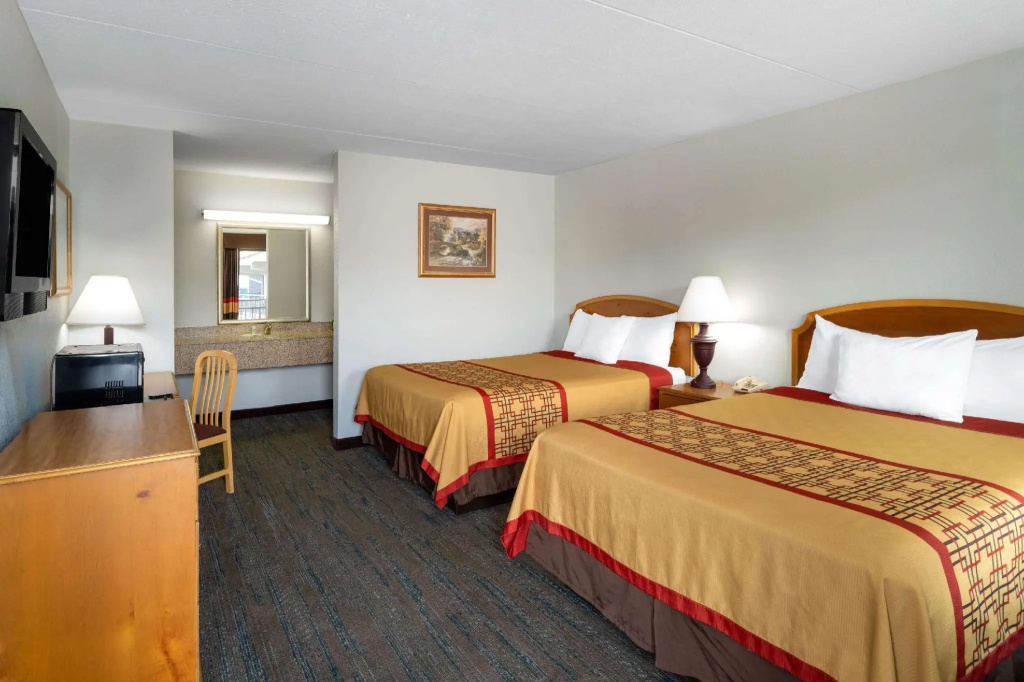 Standard Quadruple room