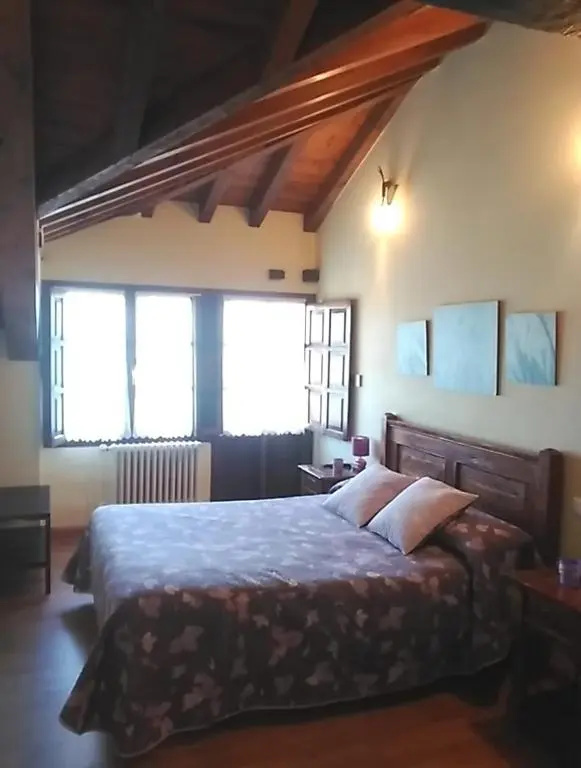 Standard Double room with balcony (full double bed)