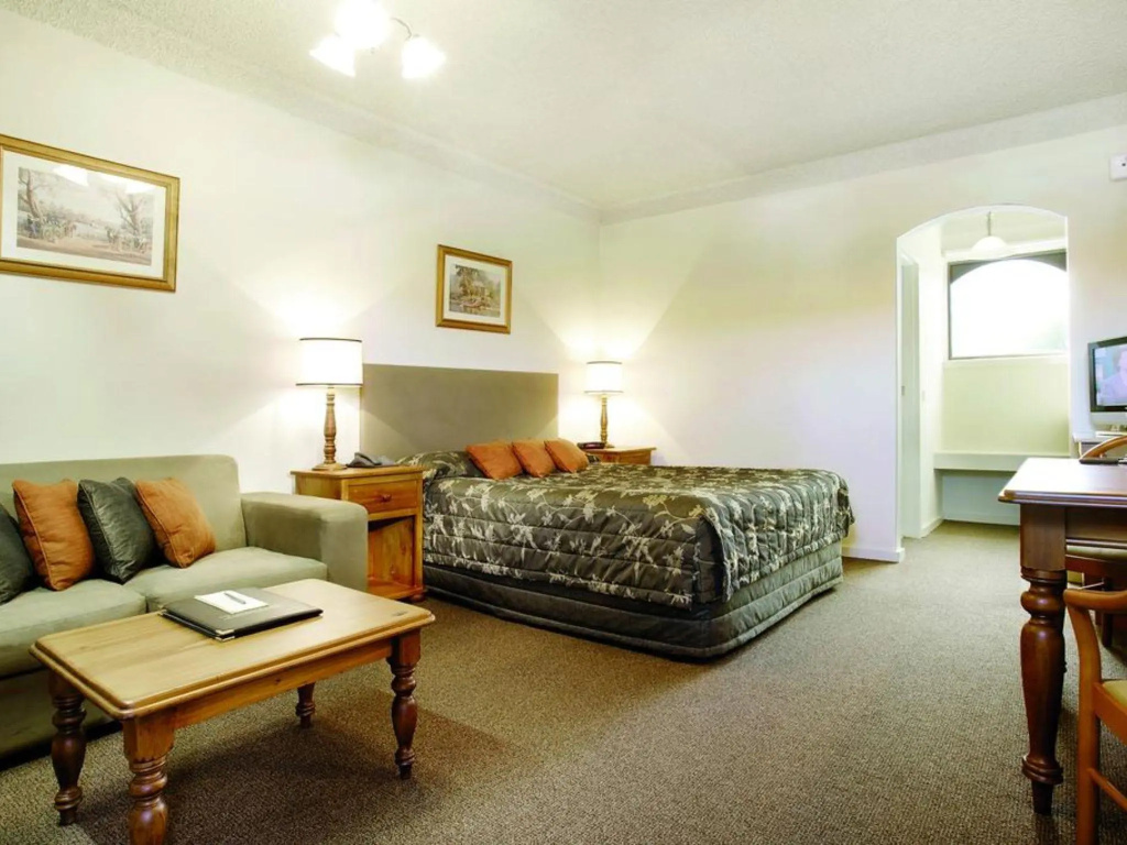 Classic Double room (full double bed)