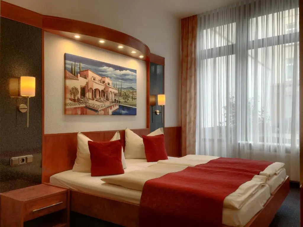 Standard Double room (full double bed)