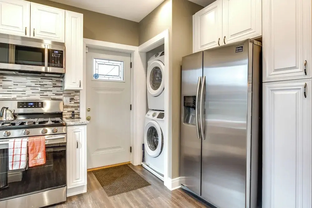 Pet-friendly Family Apartment - Near NU Campus! - фото 12