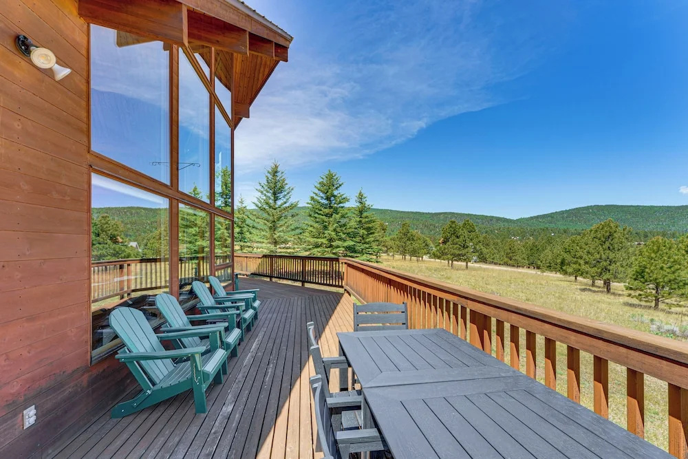3 Mi to Ski Resort: Spacious Angel Fire Retreat